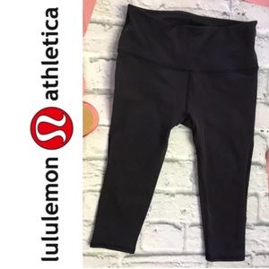 ⭐️Lululemon 6 Sm Capri Navy Blue NWOT Inseam 15.5”